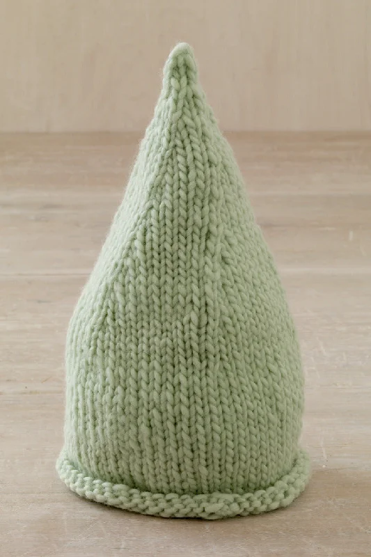 - Foldable and portable cat bagCone Hat (Knit)