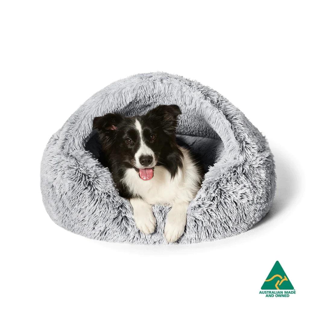 - Dog disposable foam shower gelSnooza – Calming Hoodie Cuddler – Silver Fox