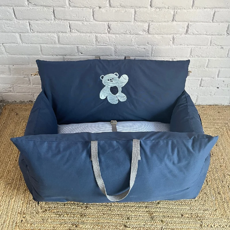 - Climbing pet constant temperature heating padPoochMate OAK 3.0 : Travel Dog Bed Blue with Bear Embroidery Medium - Climbing pet constant temperature heating padPoochMate OAK 3.0 : Travel Dog Bed Blue with Bear Embroidery Medium