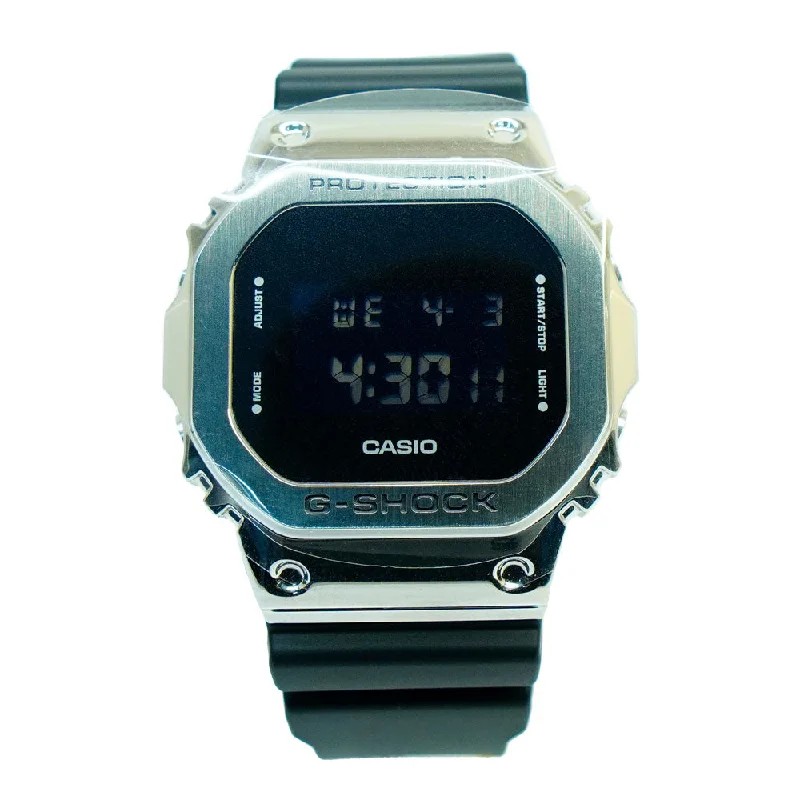  -Splash-proof food bowl AND Anti-choking slow food bowlCASIO G-SHOCK GM-5600-1DR