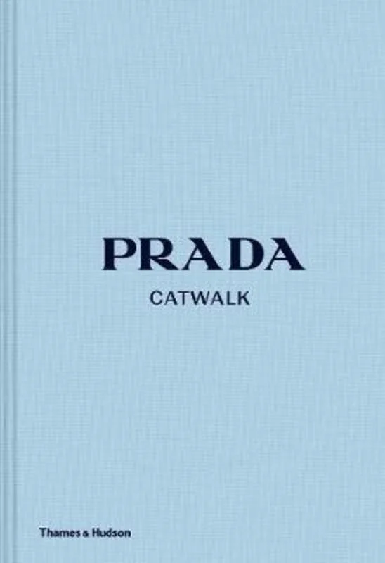 - Smart cat litter box with automatic cleaningPrada Catwalk