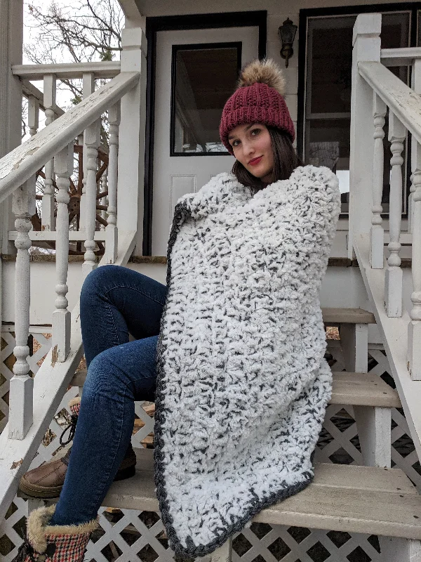  -Anti-scratch sofa protective coverCrochet Kit  -  Polar Faux Throw