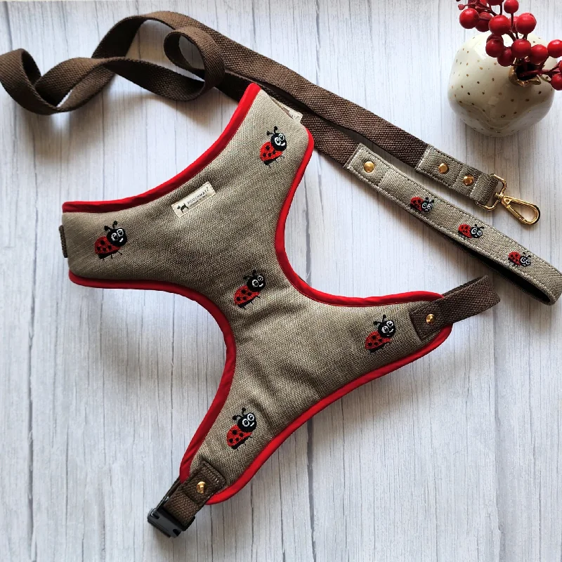 - Natural latex pet mattressPoochMate Dark Beige Linen Beetle Dog Harness & Lead Set